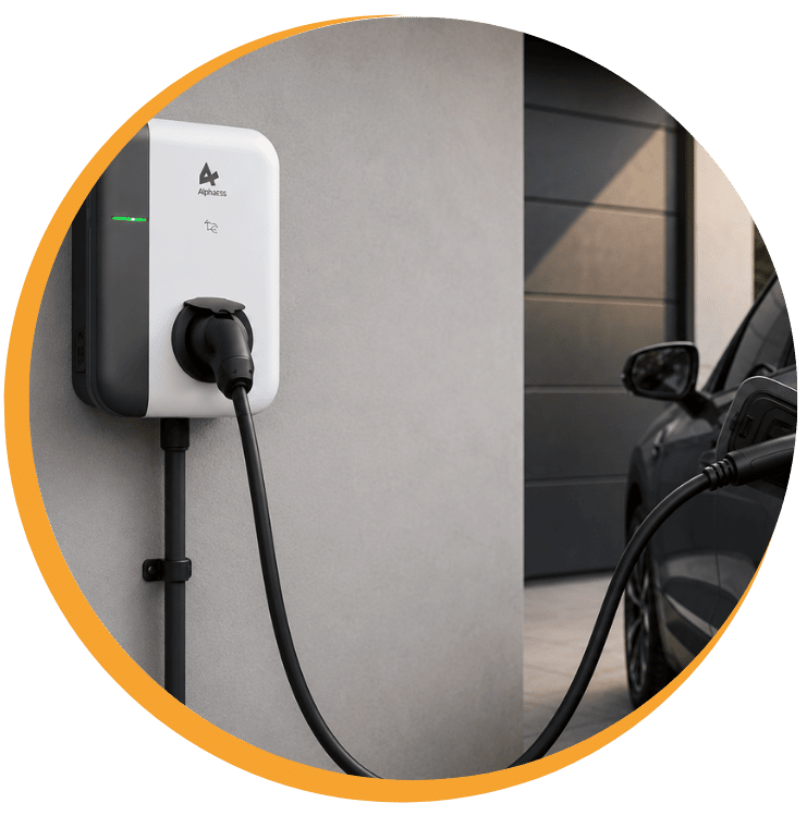 Alpha ESS SMILE Wallbox G3 mit 11 kW Ladeleistung an einem Privathaus.